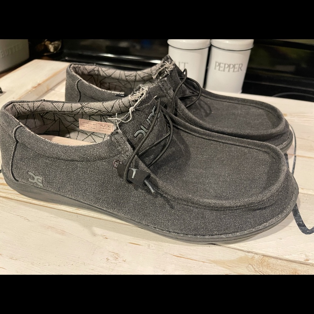 Men’s size 12 Hey Dude shoes